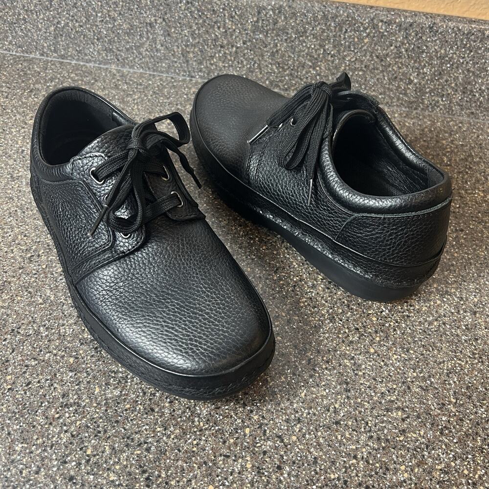 Propet Walker Sneaker Shoes Men's 7.5 X (3E) Black Leather Lace Up Low Top M4070